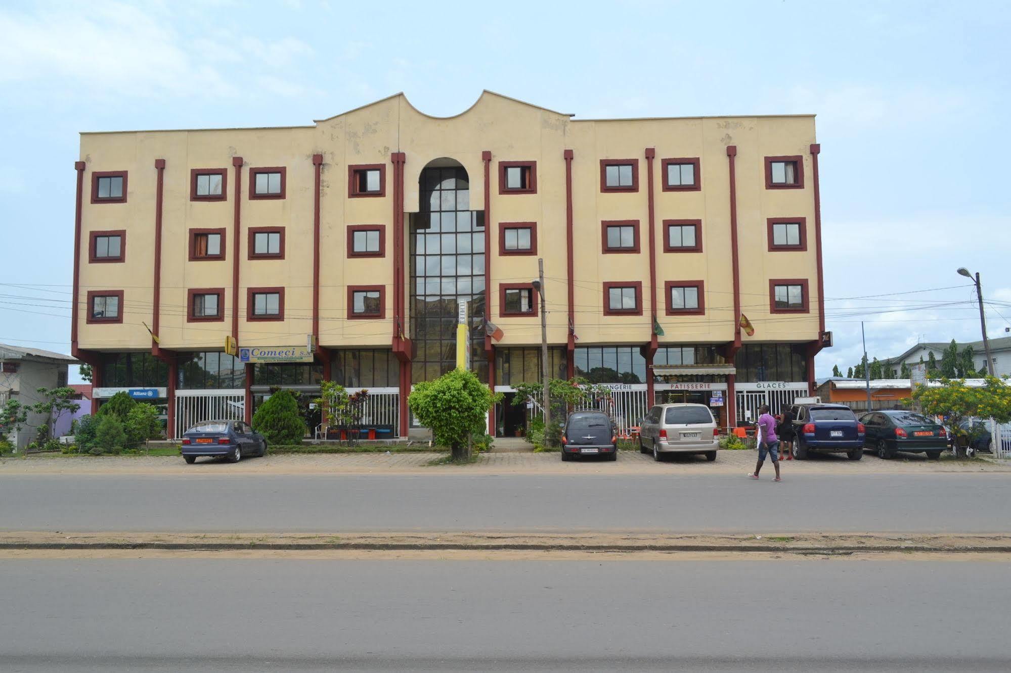 Denver Plaza Hotel Douala Exterior photo