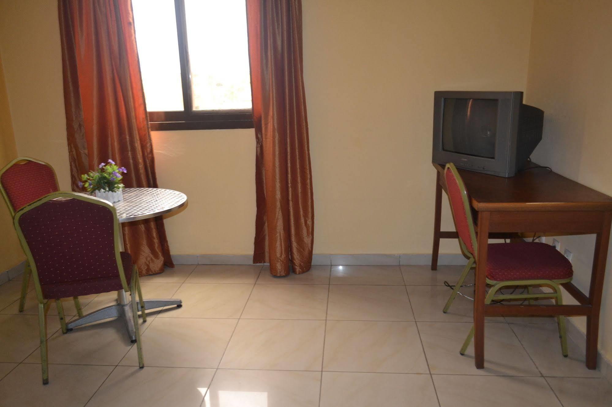 Denver Plaza Hotel Douala Exterior photo